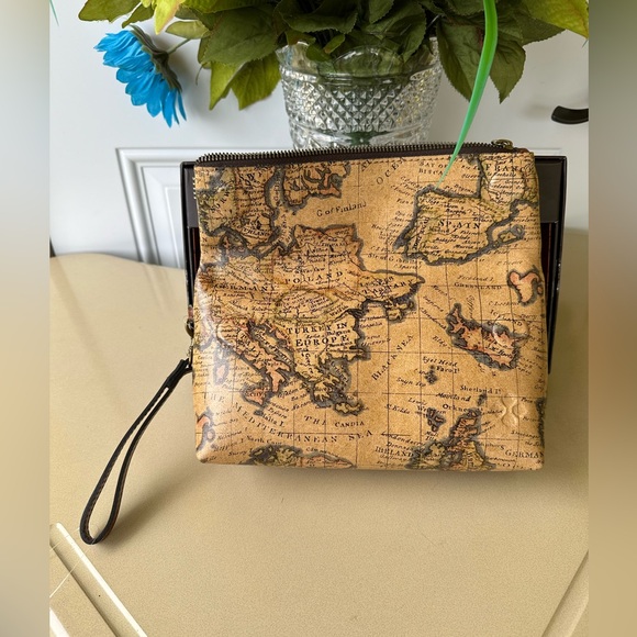 New Patricia Nash Valerie European Map Fold Over Wristlet/ Clutch - Picture 3 of 8